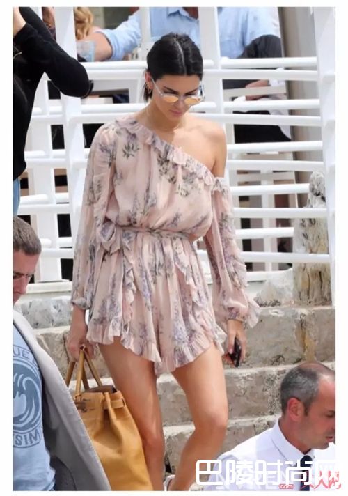 如何用印花打造小姐姐风?_这个夏天的风情与性感 那就让印花来承包吧!