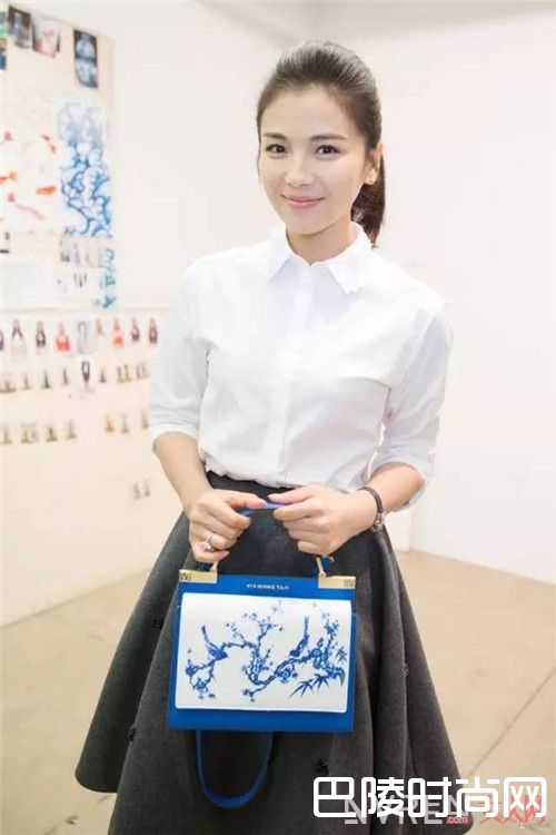 白衬衫介绍_办公室里的“小心机”教你如何在办公室又美又潮