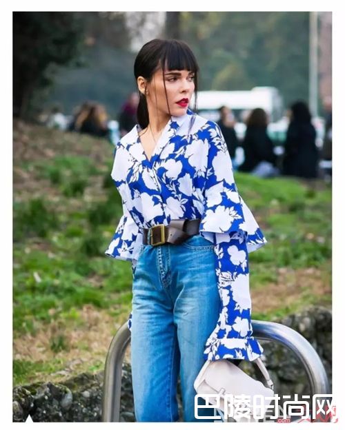 如何用印花打造知性风?_这个夏天的风情与性感 那就让印花来承包吧!