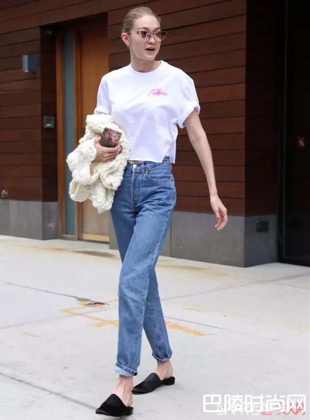 穆勒平底鞋_这周穿什么 明明这几双平底鞋超显腿长,你却只用高跟鞋难为自己