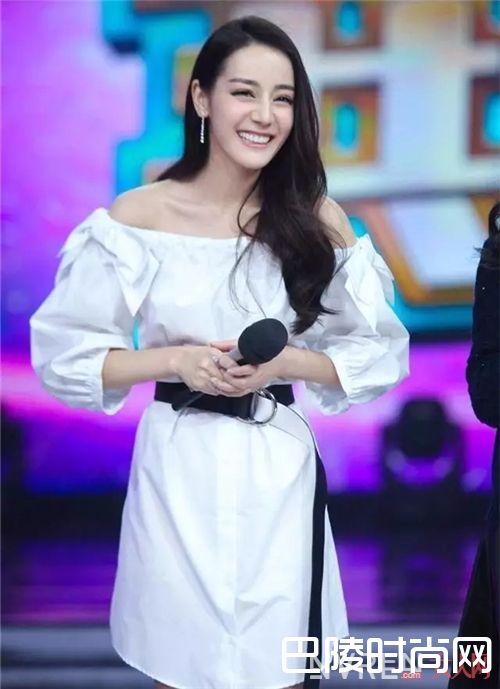 如何挑选露肩装?_露出清凉、穿出风情 今年的露肩装就该这样穿!