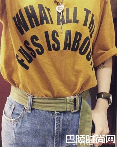 黄色女上衣_都说女孩子黄一点才可爱 那不妨从搭配开始黄起来吧