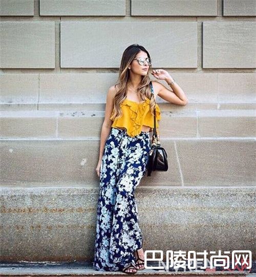 黄色女上衣_都说女孩子黄一点才可爱 那不妨从搭配开始黄起来吧