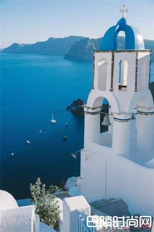 蓝色衣服如何搭配?_学会这些配色技巧 绝对能让你时髦的毫不费力!