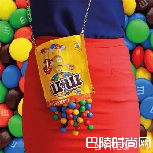 趣味包包如何搭配？_穿上这些少女风 一起做个阳光明媚的美少女