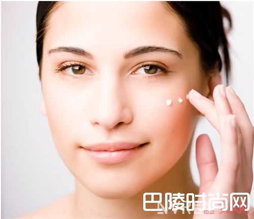 夏日怎么选择适合自己的粉底液_夏日最新款粉底:10款控油粉底让你妆面清爽完美一整天!