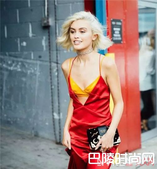 激情红如何搭配？_靓丽出彩又显白时髦 今年夏天就穿这3大流行色​