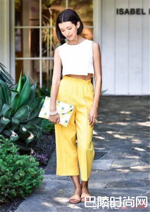黄色裤子女款_都说女孩子黄一点才可爱 那不妨从搭配开始黄起来吧