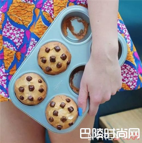 趣味包包如何搭配？_穿上这些少女风 一起做个阳光明媚的美少女