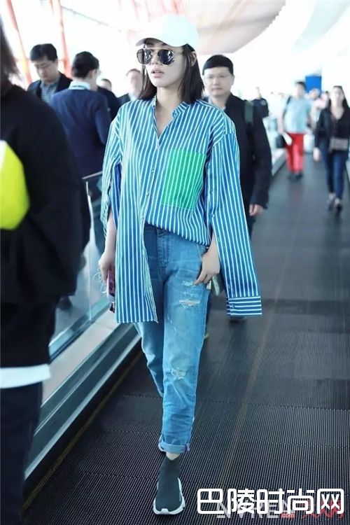 清爽蓝如何搭配?_靓丽出彩又显白时髦 今年夏天就穿这3大流行色