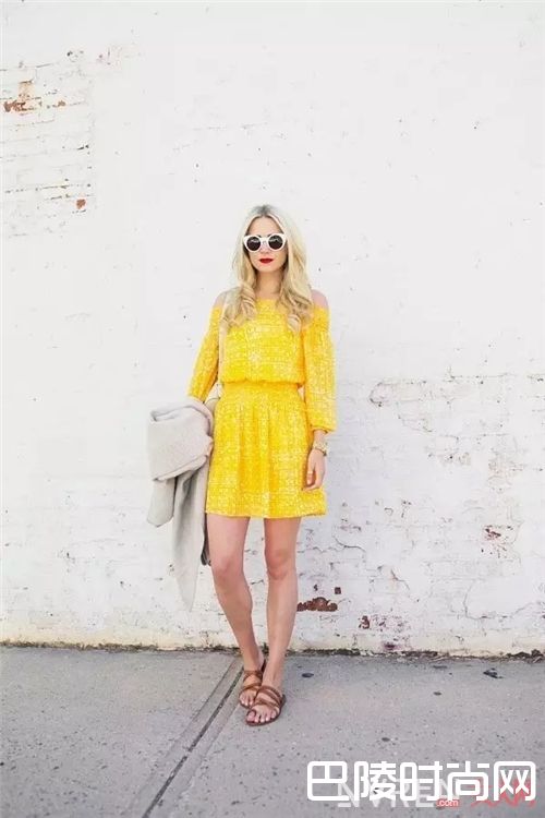 樱草黄如何搭配?_靓丽出彩又显白时髦 今年夏天就穿这3大流行色