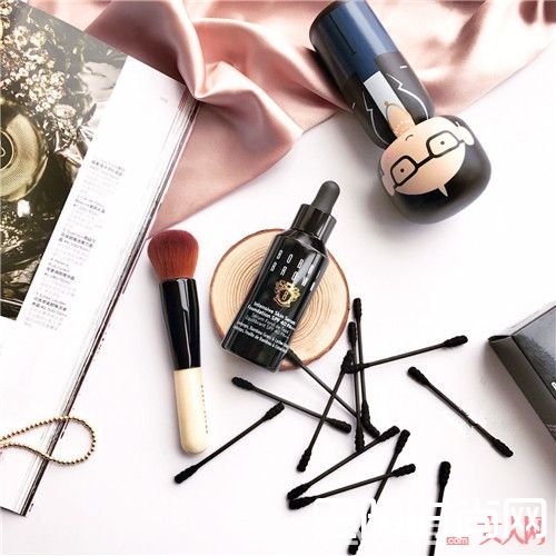 Bobbi Brown 虫草粉底液简介_粉底液的选择技巧有哪些？10种口碑粉底液盘点！