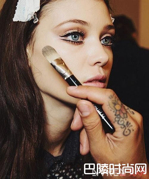 粉底液选择技巧是什么_粉底液的选择技巧有哪些?10种口碑粉底液盘点!