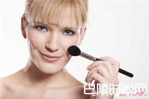 粉底液有什么具体作用_粉底液的选择技巧有哪些?10种口碑粉底液盘点!