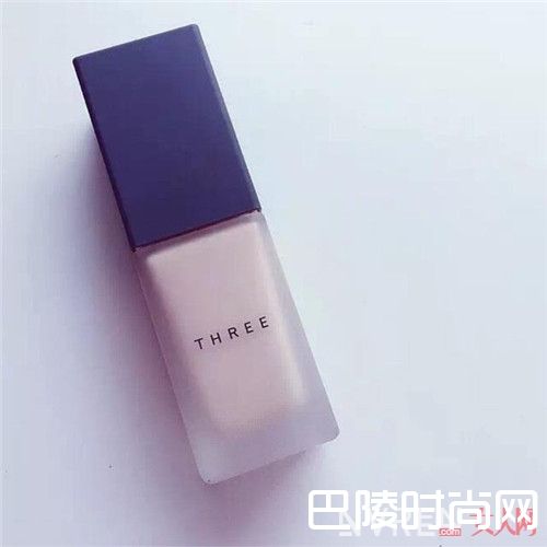 Three 素肌粉底液简介_粉底液的选择技巧有哪些？10种口碑粉底液盘点！