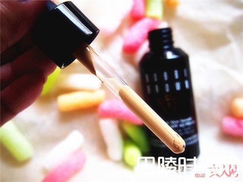 Bobbi Brown 虫草粉底液简介_粉底液的选择技巧有哪些？10种口碑粉底液盘点！