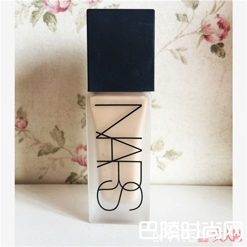 Nars裸光奇迹粉底液简介_粉底液的选择技巧有哪些?10种口碑粉底液盘点!
