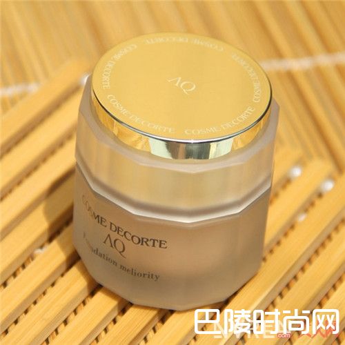 AQ黛珂精致粉霜简介_粉底液的选择技巧有哪些？10种口碑粉底液盘点！