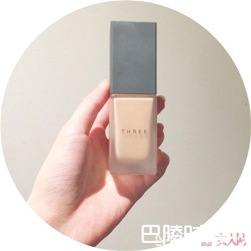Three 素肌粉底液简介_粉底液的选择技巧有哪些？10种口碑粉底液盘点！