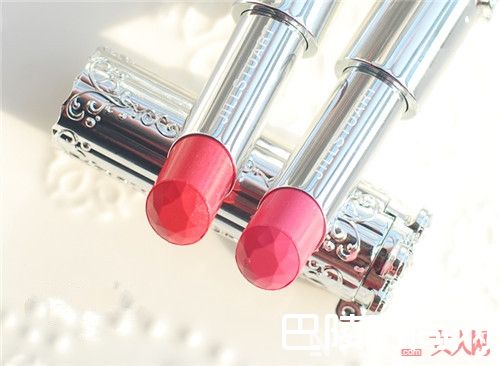 Jill Stuart花舞恋唇膏魔镜口红 简介_美妆里有颜值有实力又有花儿的产品有哪些？