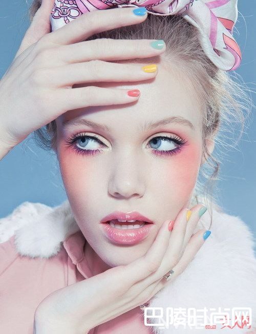 Chanel山茶花高光简介_美妆里有颜值有实力又有花儿的产品有哪些？