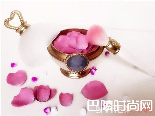 .Laduree腮红简介_美妆里有颜值有实力又有花儿的产品有哪些?