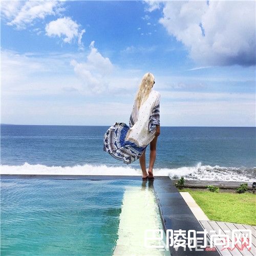 透视感罩衫怎么穿让你夏日仙气十足_打造夏日10款一周街拍：让你每天换洗也能新鲜不重样！