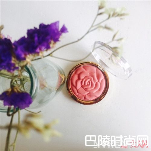 Milani腮红简介_美妆里有颜值有实力又有花儿的产品有哪些?
