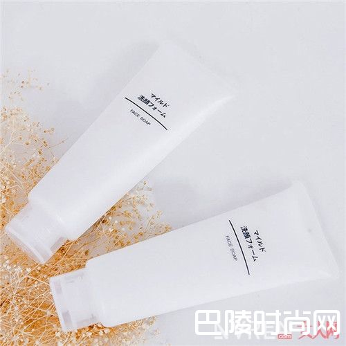 MUJI无印良品柔和保湿泡沫洁面敏感肌适合吗_什么牌子的洗面奶清洁效果好?这6款巨好用平价洗面奶强烈推荐!
