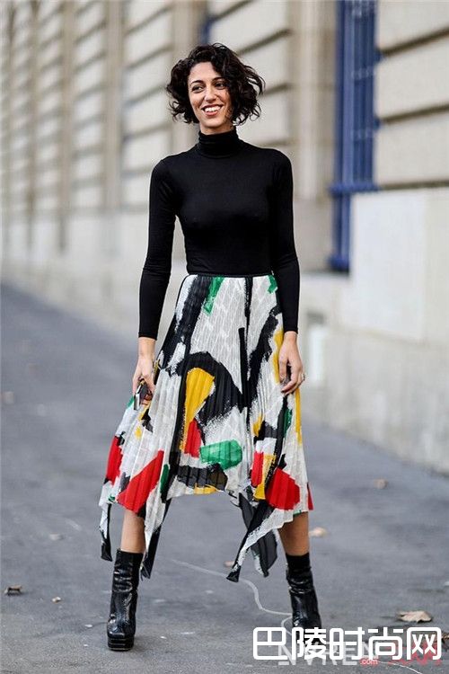 百褶裙怎么打造复古知性感_打造夏日10款一周街拍:让你每天换洗也能新鲜不重样!