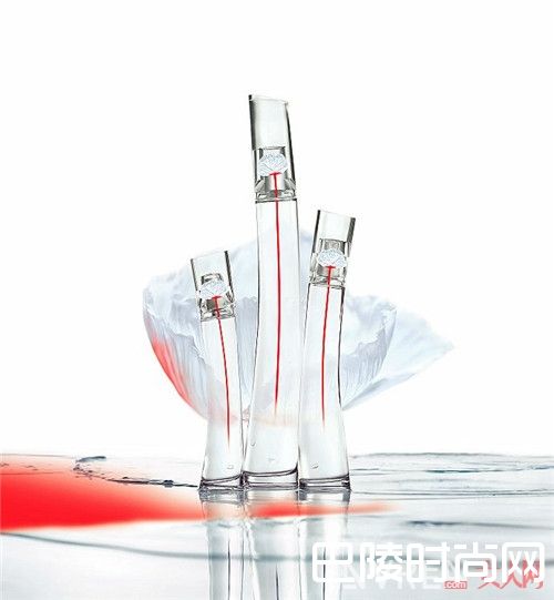 Flower by Kenzo Eau de Lumière花香中调是什么_美妆里有颜值有实力又有花儿的产品有哪些？