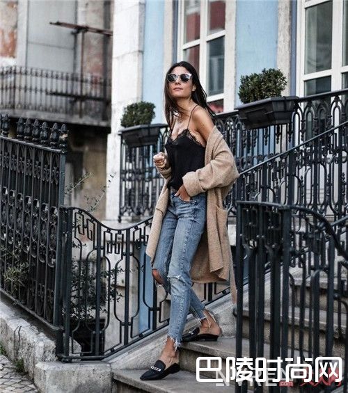 乐福拖鞋介绍_周末逛街怎么能少了一双好看的鞋呢