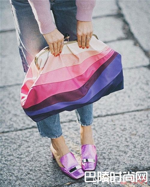 低跟穆勒鞋介绍_周末逛街怎么能少了一双好看的鞋呢