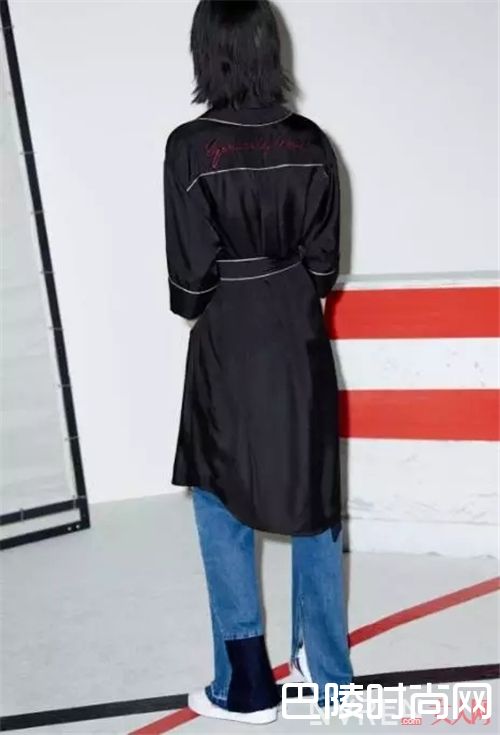 睡衣风衣单品推荐_今年盛夏最吸睛的的造型 睡衣style穿起来!