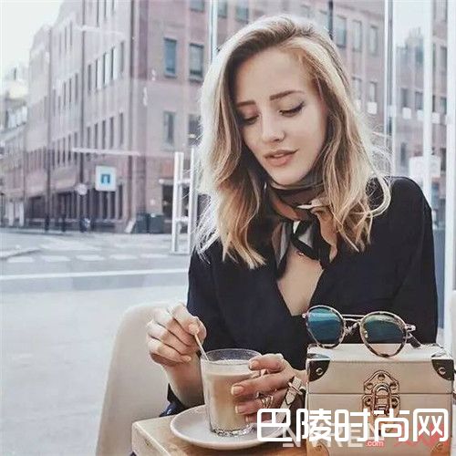 绕脖围巾式_丝巾的6种夏日玩法 感觉全世界的焦点都在我身上了