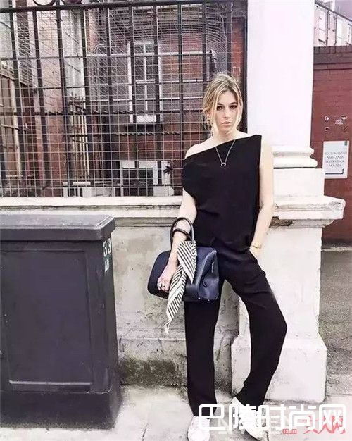 包饰_丝巾的6种夏日玩法 感觉全世界的焦点都在我身上了