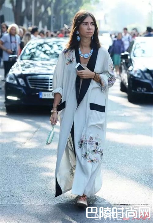 睡袍如何搭配?_今年盛夏最吸睛的的造型 睡衣style穿起来!