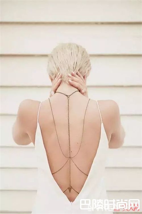 该如何露背？_你的裸露尺度有多大？看看明星潮人都是怎么露