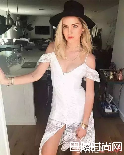 该如何露肩？_你的裸露尺度有多大？看看明星潮人都是怎么露