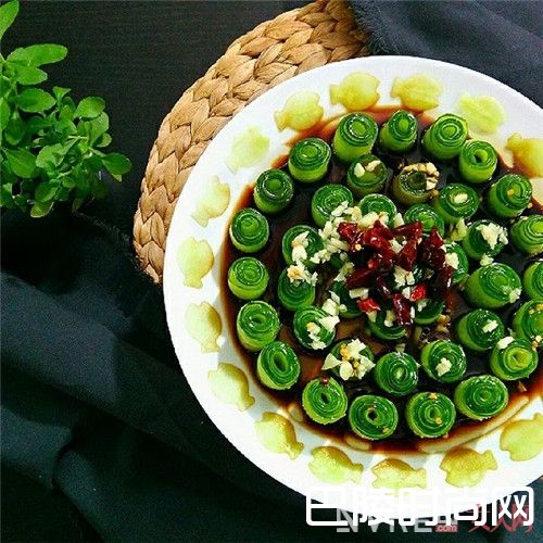 在夏天食用番茄对身体有什么帮助_抓住夏季好时节甩掉赘肉!夏天瘦身减肥有哪些方法？