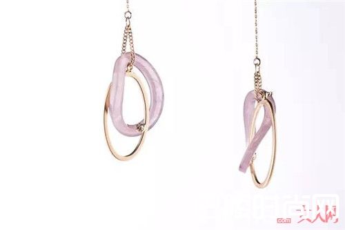 日本 kaza 长款椭圆挂坠耳环_日本kaza有哪些单品能让你精致又时髦?