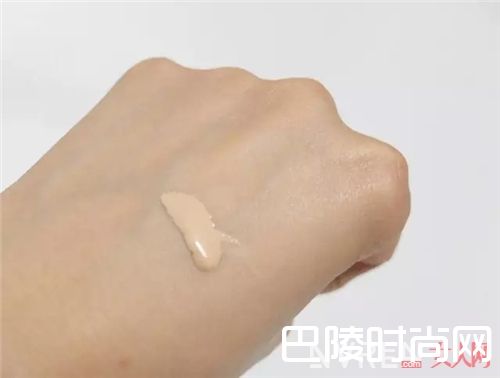 Covermark粉霜_这6款粉底产品适合油性皮肤易长痘的你!