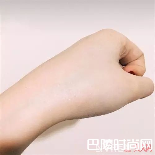 欧舒丹樱花身体乳_适合夏天用的身体乳 一双白净光滑的好腿必备