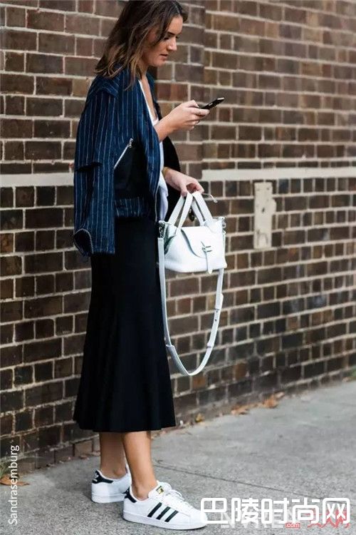 长阔腿裤＋平底鞋_阔脚裤百搭就肆无忌惮？这些雷区千万别踩