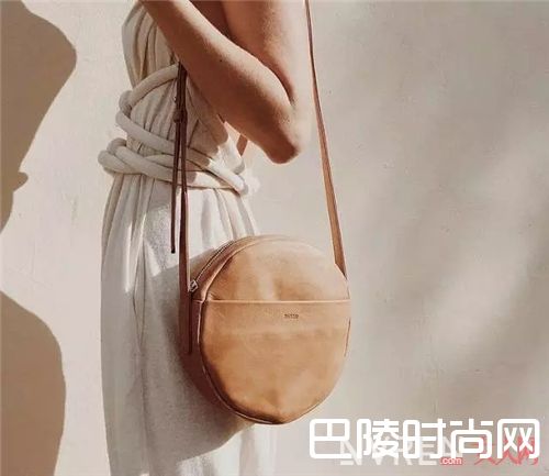 牛皮包该如何护理?_天天剁手买包的你 分得清真皮还是假皮吗?