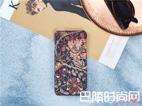 复古爵士介绍_如果将200年前的大作变成手机壳会不会惊艳到你