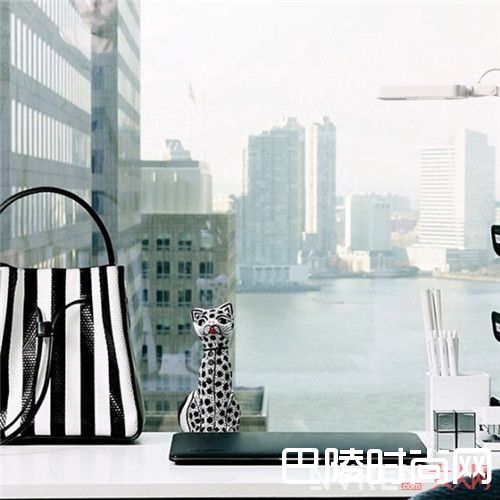 桶型包介绍_今夏必备好包 包治百病