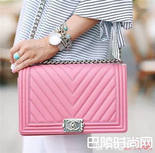 羊皮包该如何护理？_天天剁手买包的你 分得清真皮还是假皮吗？