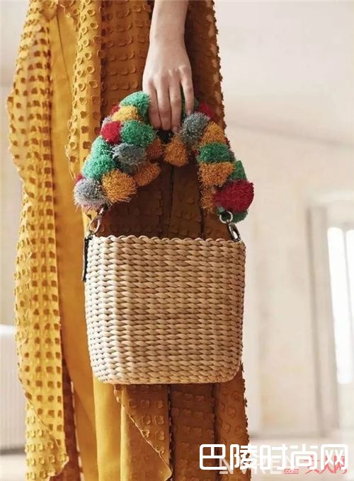 Uterqüe包包推荐_1000元左右的小众美包 潮人博主都在背它们