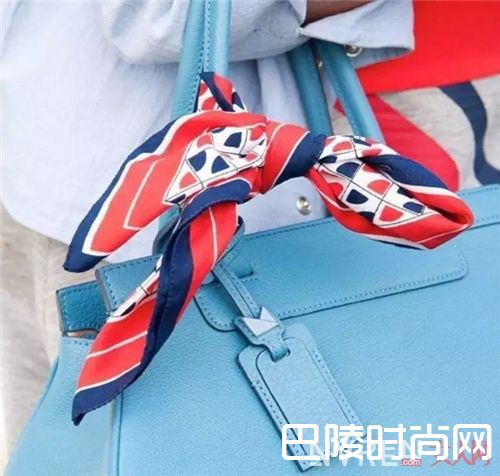 丝巾的细节装扮_这个看似不起眼的小东西 却承包了那么多时尚造型